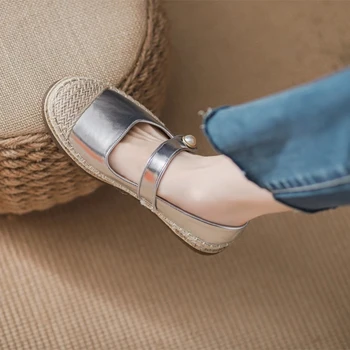 Малки Кожени обувки със Затворена пета кутия, бродирани френски Цветни Мъниста, за жени; Лятна Новост 2023 г.; Малки Ароматни Единични Обувки на плоска подметка