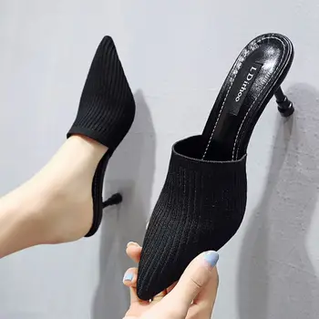 През лятото 2023 извън обувки черни слайдове като мулета дамски чехли, дамски сандали с остър нос каучук стил ток Корея ежедневни Ф
